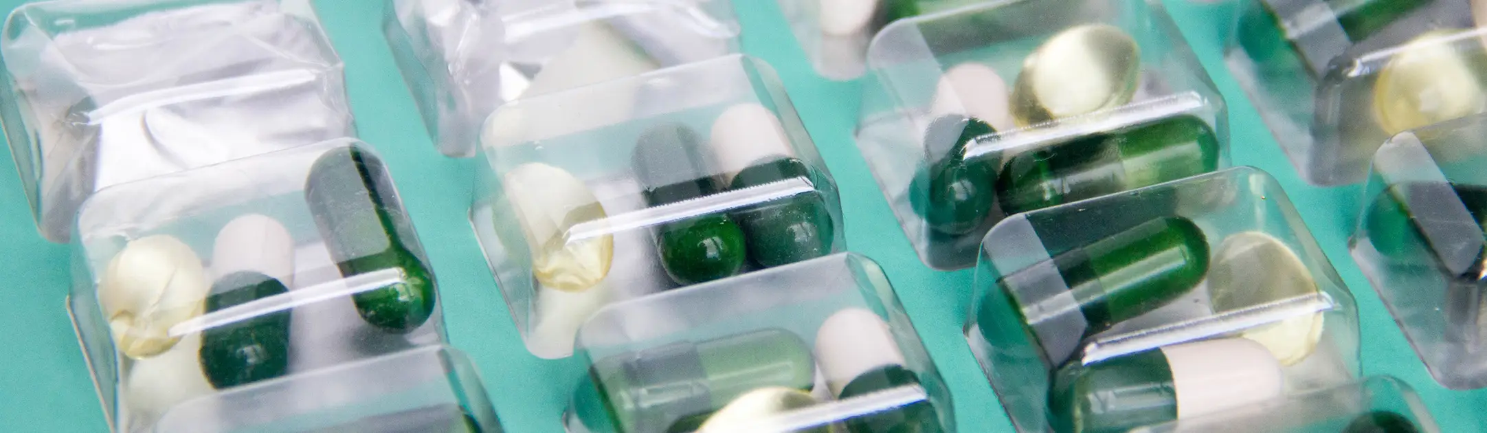 Vitamines in een plastic verpakking