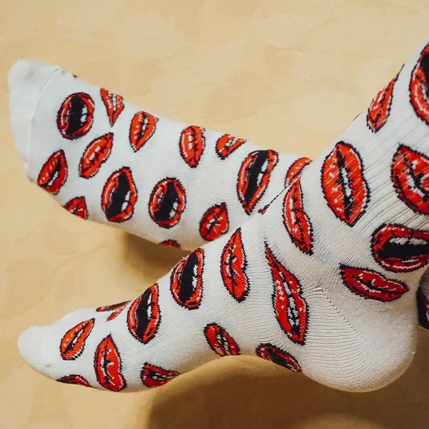 Vrolijke sokken met mond en tanden