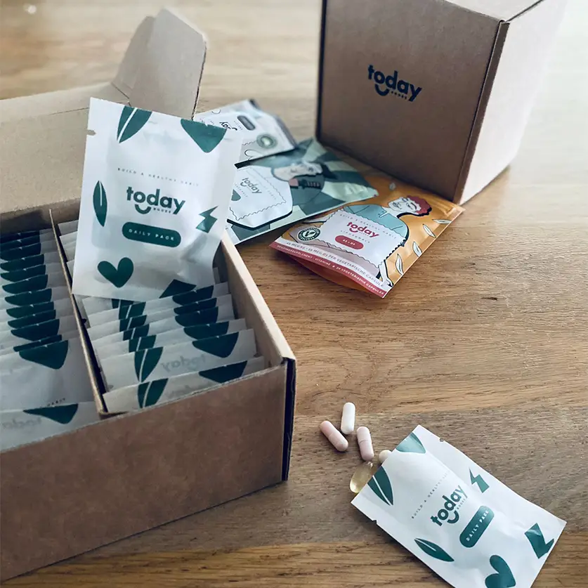 Doosje met zakjes vol vitamines en supplementen van Today.rocks